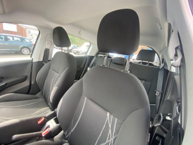 2025 Peugeot 208