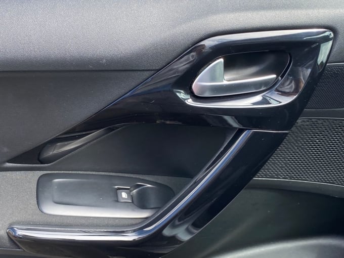 2025 Peugeot 208