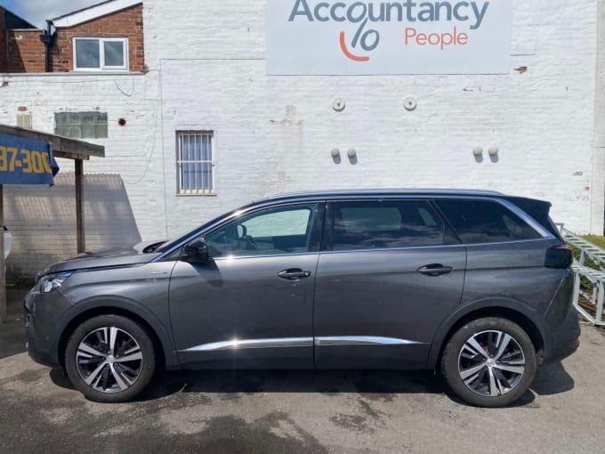 2025 Peugeot 5008