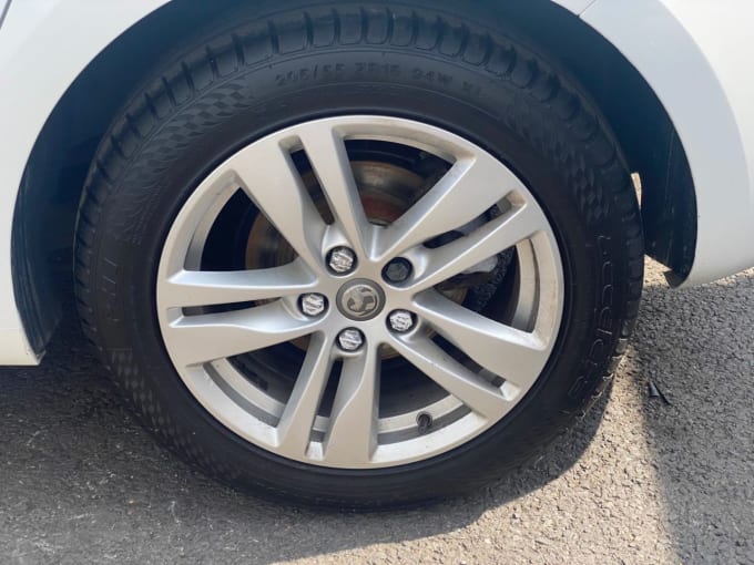 2025 Vauxhall Astra