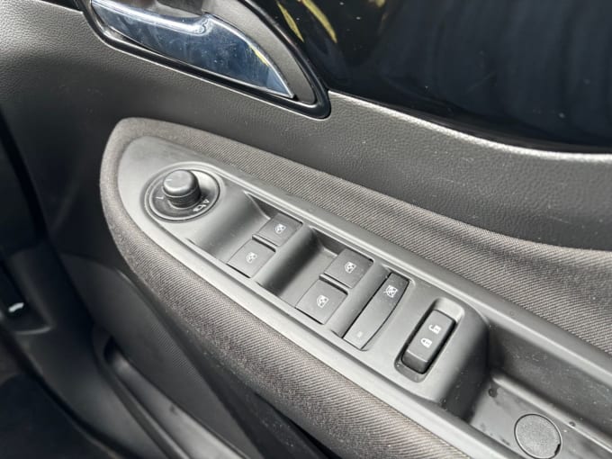 2025 Mini Hatch