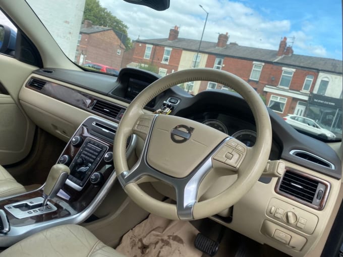 2025 Volvo V70