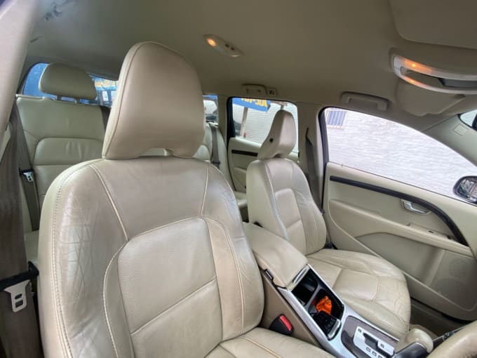 2025 Volvo V70