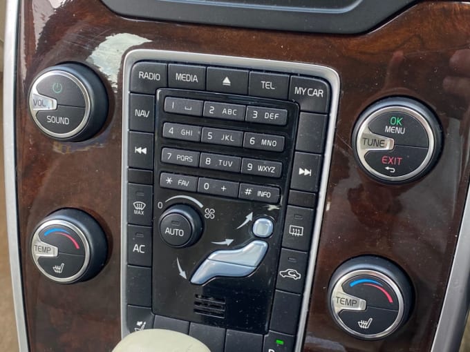 2025 Volvo V70