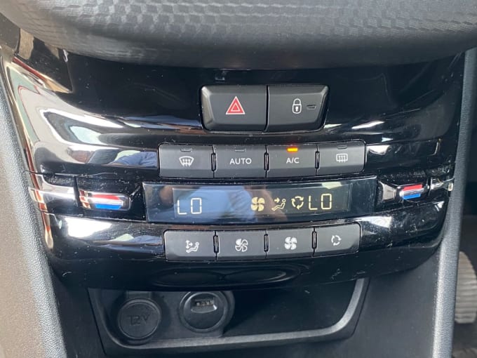 2025 Peugeot 208