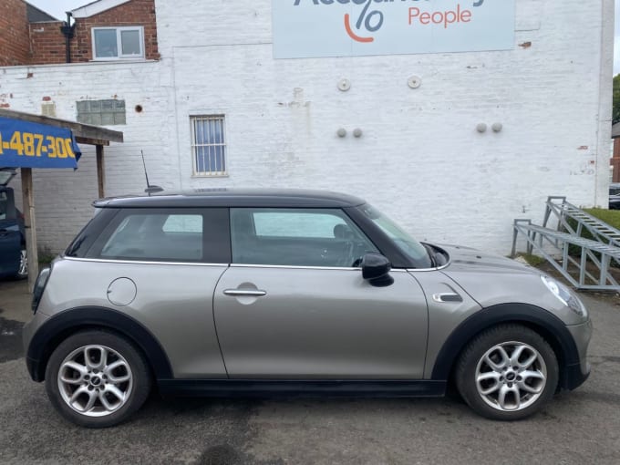 2025 Mini Hatch