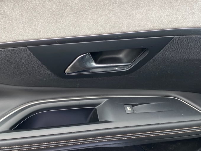 2025 Peugeot 5008
