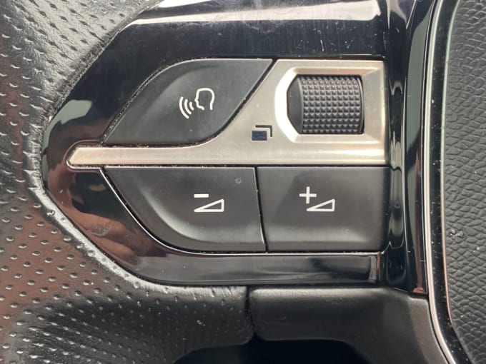 2025 Peugeot 5008
