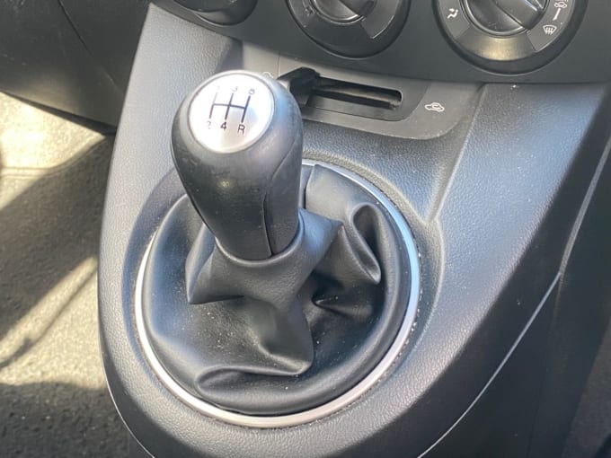 2025 Mazda Mazda2