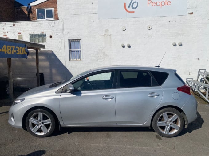 2012 Toyota Auris