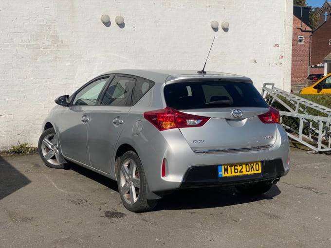 2012 Toyota Auris