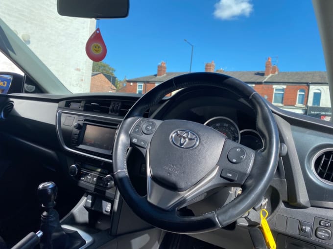 2012 Toyota Auris