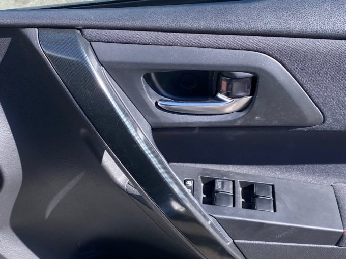 2012 Toyota Auris