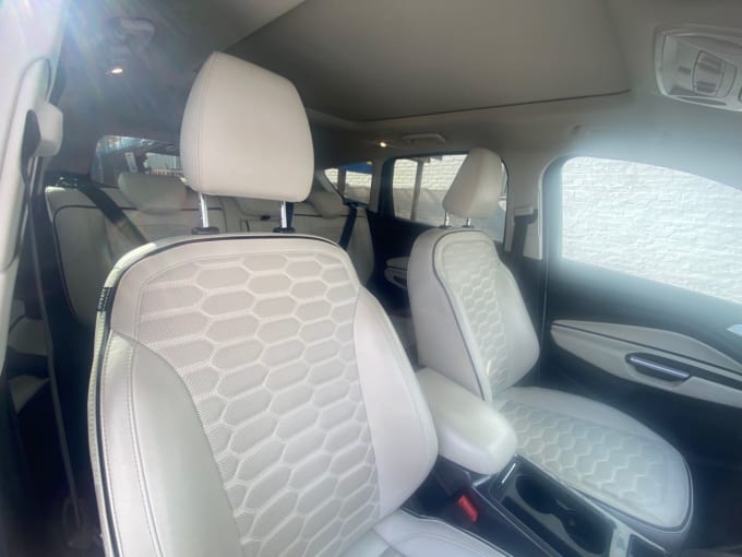 2025 Ford Kuga