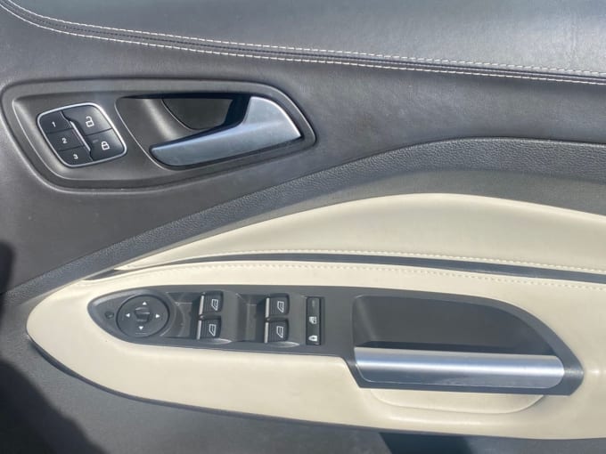 2025 Ford Kuga