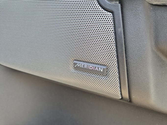 2025 Land Rover Discovery 4