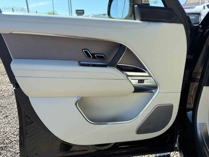 2025 Land Rover Range Rover