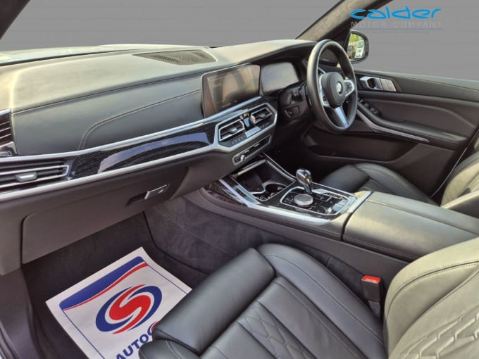 2025 BMW X7