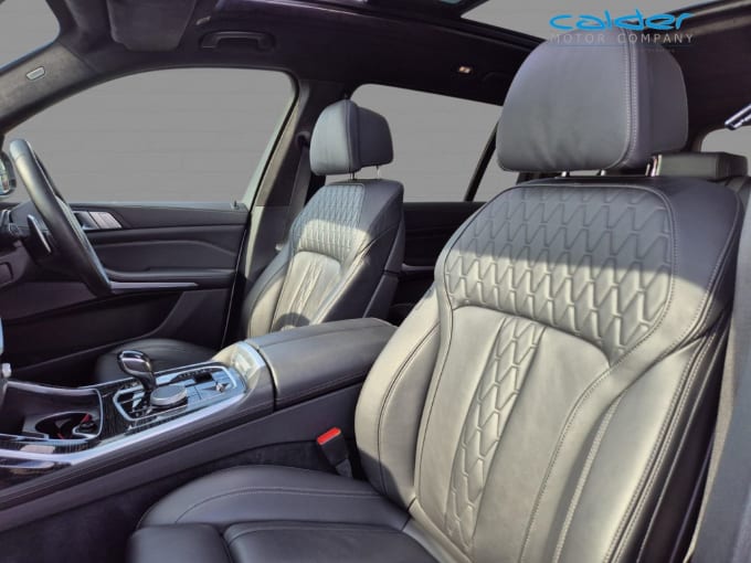 2025 BMW X7