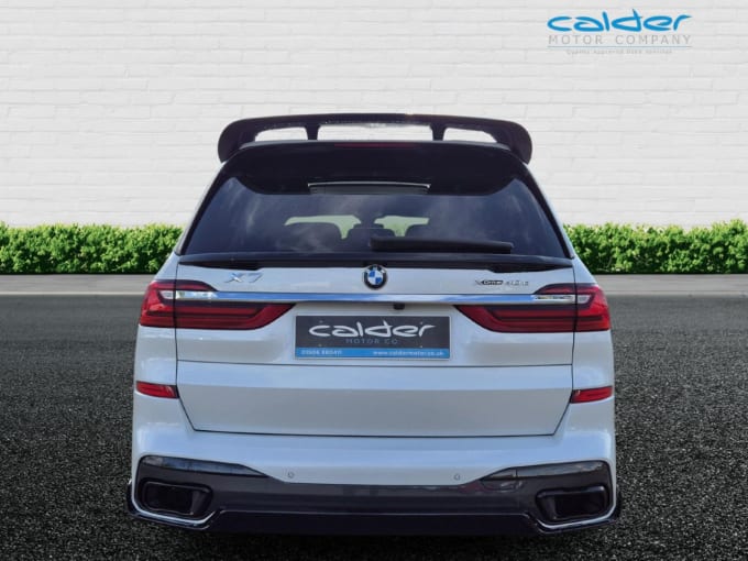 2025 BMW X7