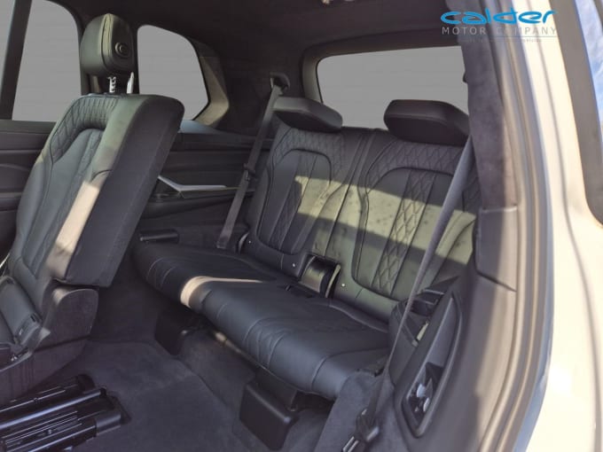 2025 BMW X7