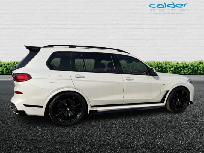 2025 BMW X7