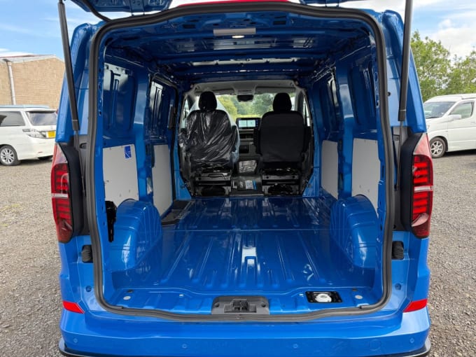 2025 Volkswagen Transporter