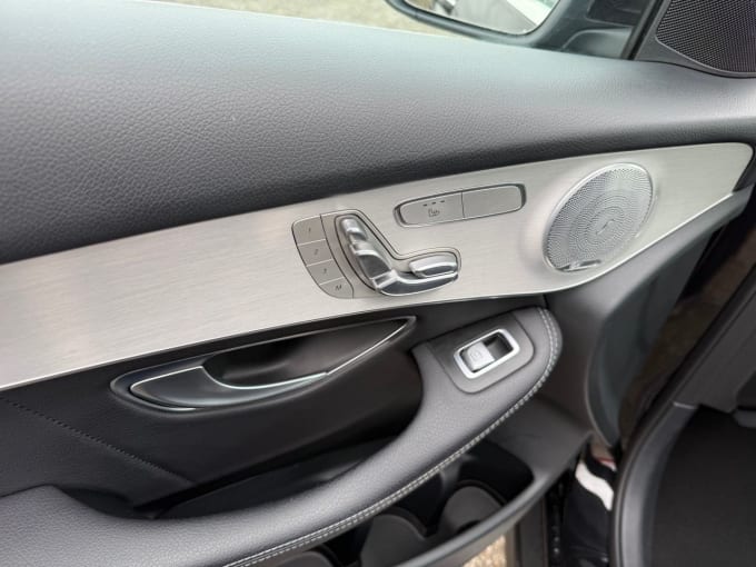 2025 Mercedes-benz Glc