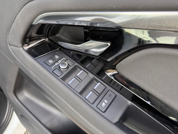 2025 Land Rover Range Rover Evoque