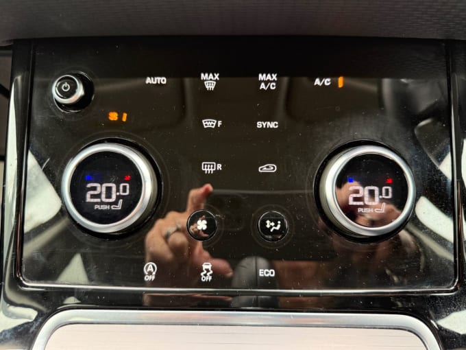 2025 Land Rover Range Rover Evoque