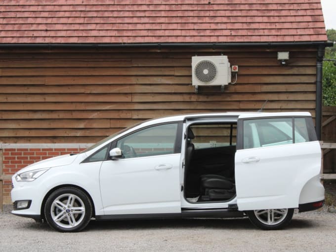 2024 Ford Grand C-max