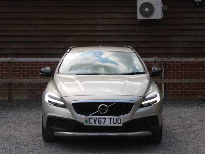 2017 Volvo V40