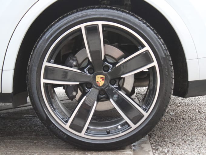 2025 Porsche Cayenne