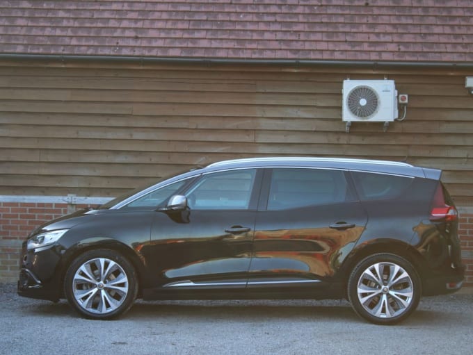 2025 Renault Grand Scenic