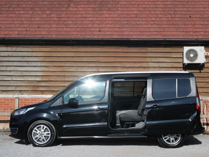 2025 Ford Grand Tourneo Connect