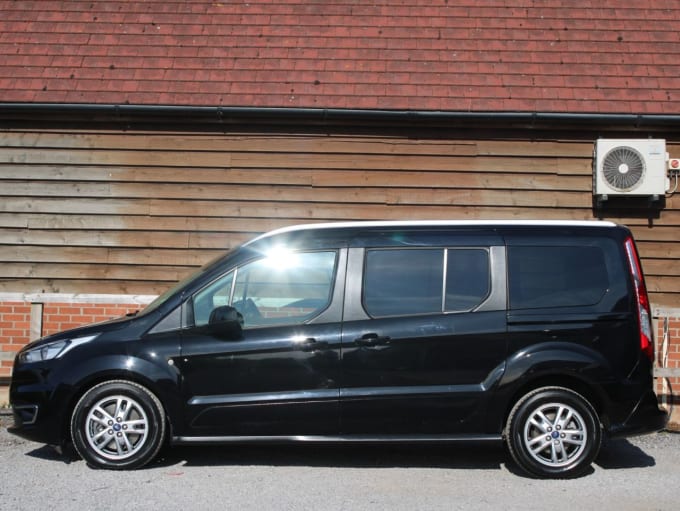 2025 Ford Grand Tourneo Connect