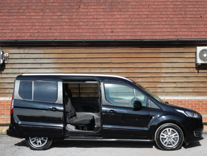2025 Ford Grand Tourneo Connect
