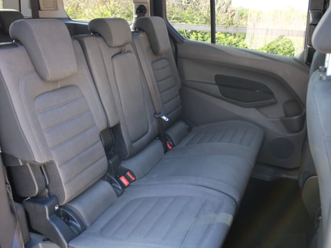 2025 Ford Grand Tourneo Connect