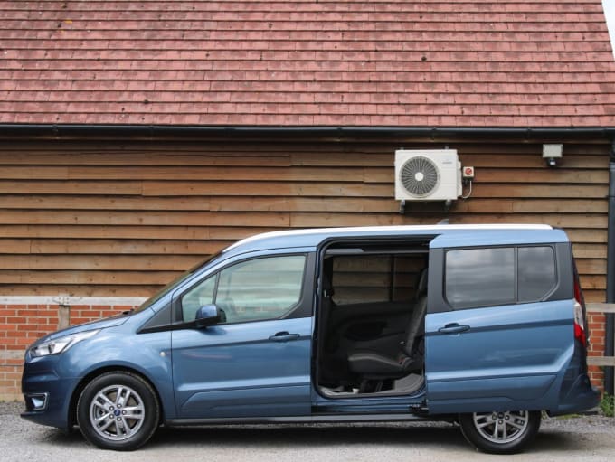 2025 Ford Grand Tourneo Connect