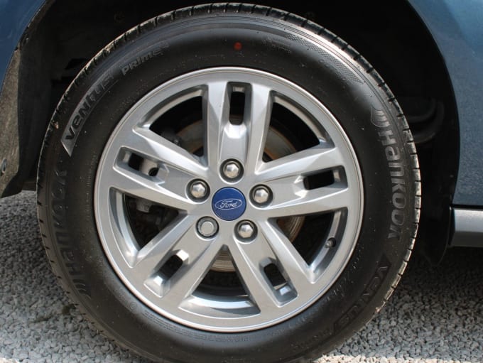 2025 Ford Grand Tourneo Connect