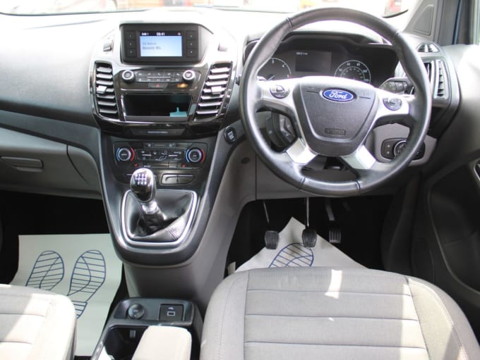 2025 Ford Grand Tourneo Connect