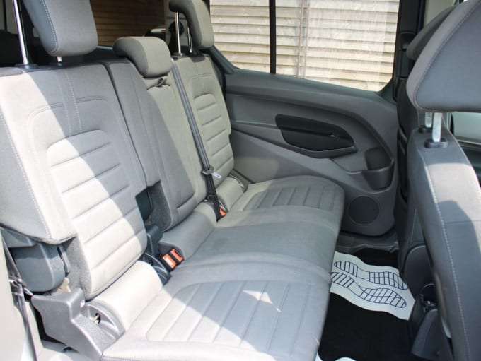 2025 Ford Grand Tourneo Connect