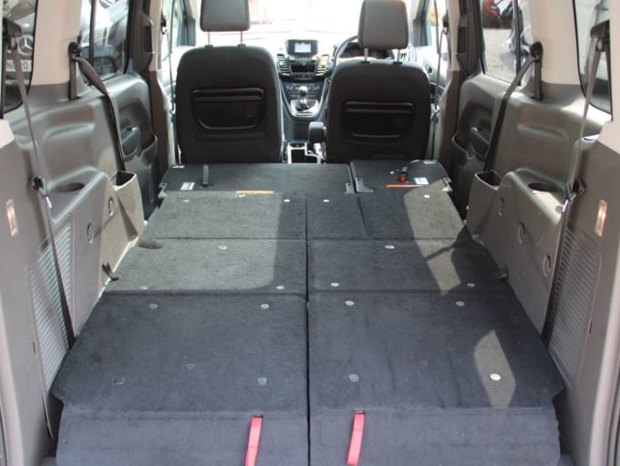 2025 Ford Grand Tourneo Connect