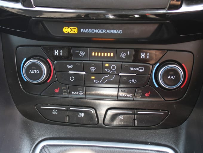 2025 Ford Grand Tourneo Connect