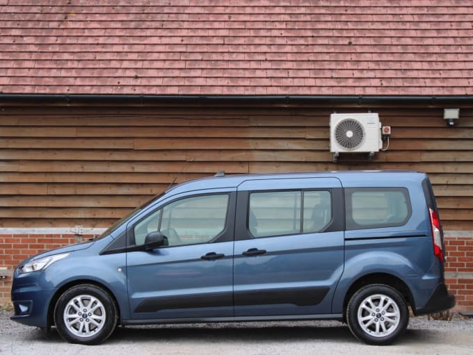 2025 Ford Grand Tourneo Connect