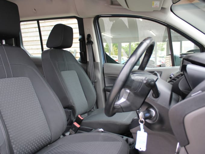 2025 Ford Grand Tourneo Connect