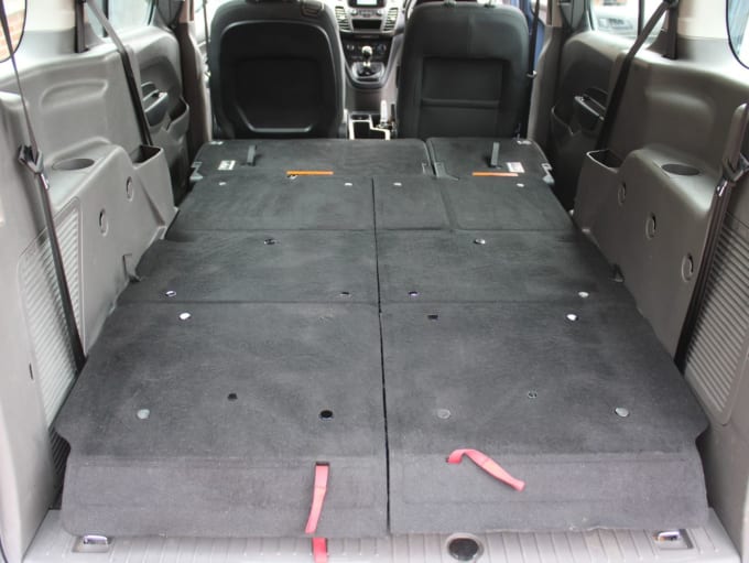 2025 Ford Grand Tourneo Connect