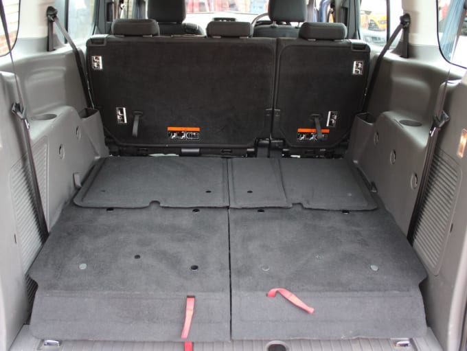 2025 Ford Grand Tourneo Connect