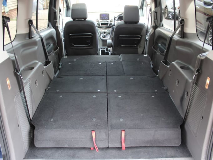 2025 Ford Grand Tourneo Connect