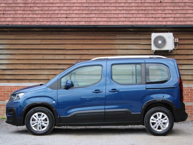 2025 Peugeot Rifter